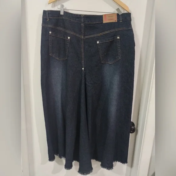 Women's Denim Skirt in Dark Blue - Picture 3 of 11